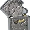 Orginal ZIPPO Chrom Gebürstet Emblem "Lizard-Trick 2" 2 Orginal ZIPPO Chrom Gebürstet Emblem "Lizard-Trick 2" -Raucherzubehör Geschäft 0527